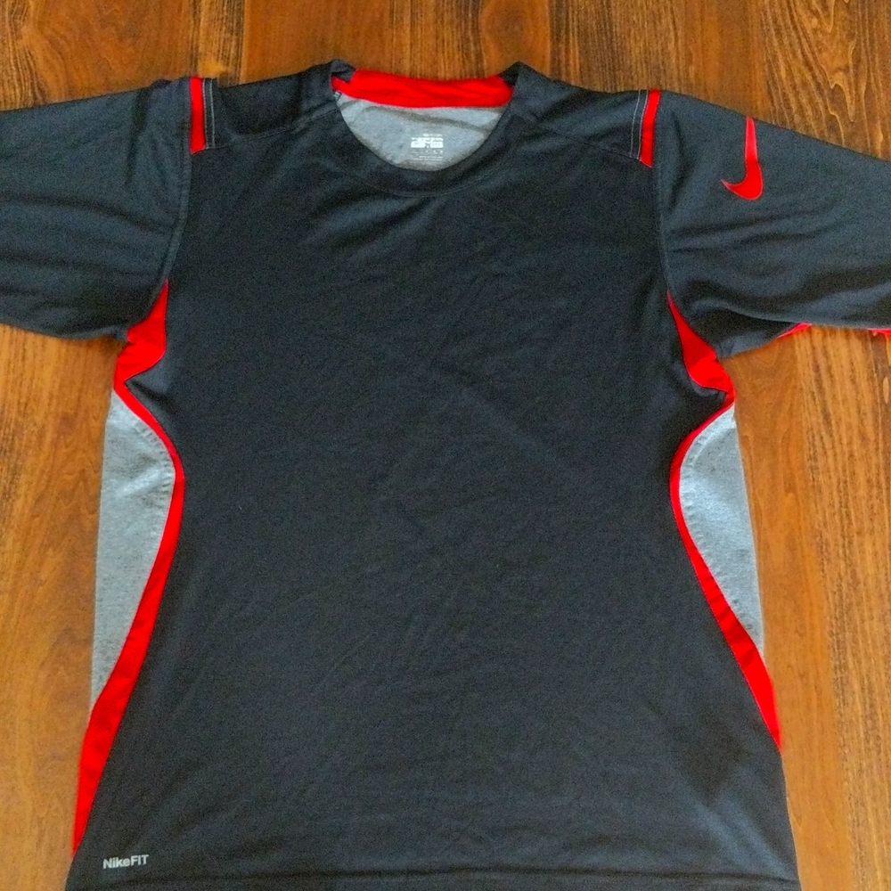 Nike football Dri-Fit men's medium shirt